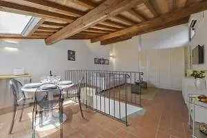Апартаменты Accogliente Via Delle Terme Флоренция